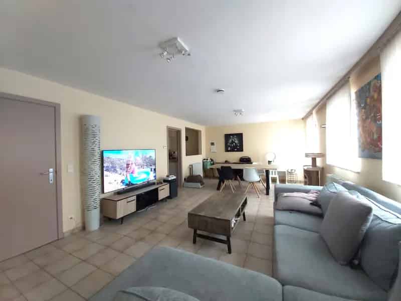 Ruim 2 Slaapkamer Appartement Nabij Ieper