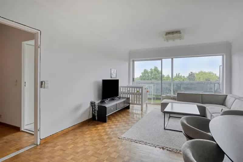 Appartement te koop 2 slaapkamers groen gelegen verplichte staanplaats
