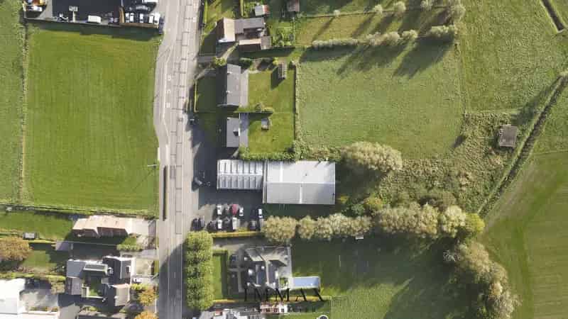 Gerenoveerde Villa met Weiland en Magazijn te Koop