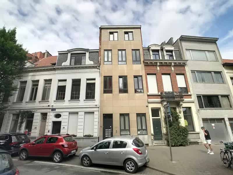 Huis met 8 Studio's te Koop in Antwerpen
