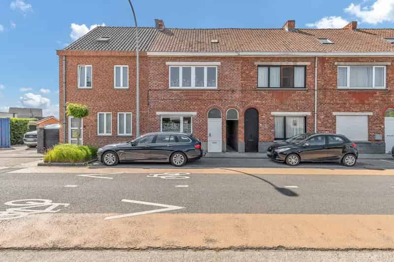 Gezinswoning te Deinze: 2 slaapkamers, renovatiemogelijkheden
