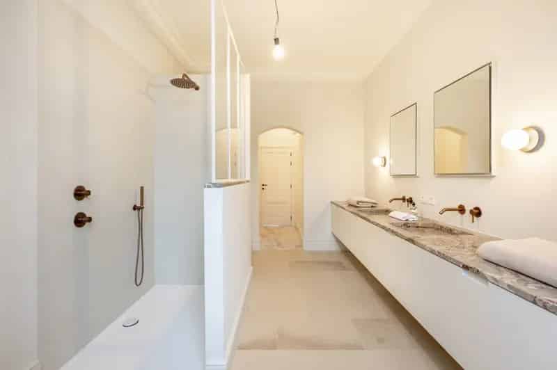 Antwerpen Herenwoning Gerenoveerd - Ruime Slaapkamers Luxe Badkamers