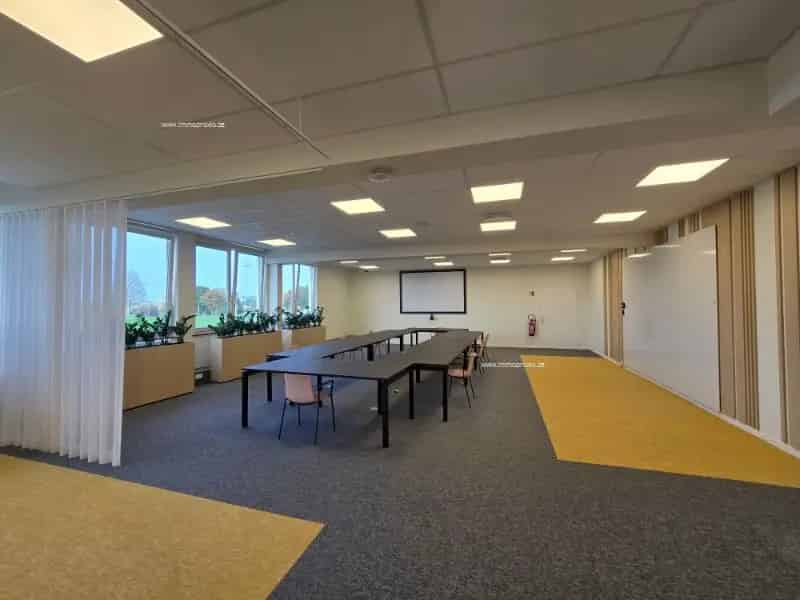 Kantoor te huur Sint Niklaas - Industrieel gebouw met opslag en parking