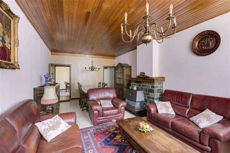 Te renoveren Huis met Garage en Tuin in Nijlen