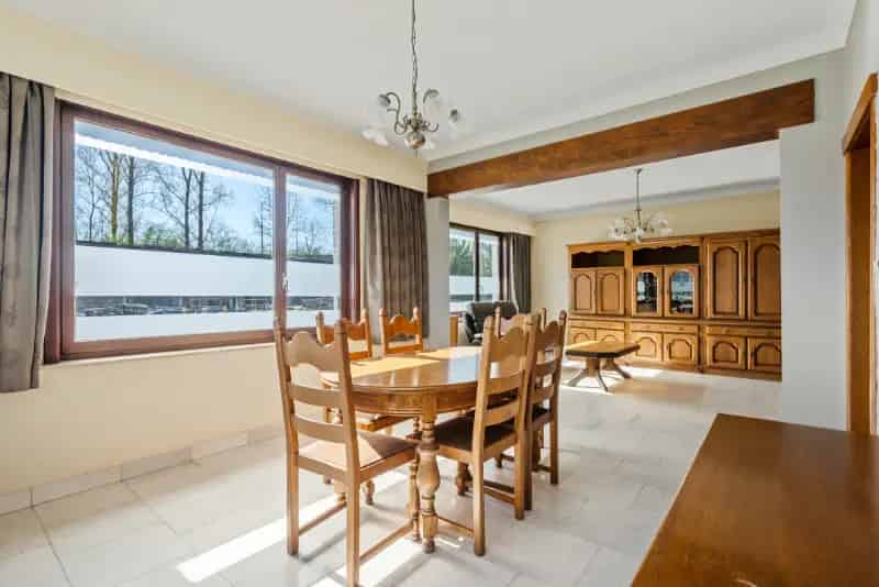 Te renoveren landhuis 2900m2 3 slaapkamers 2 garages