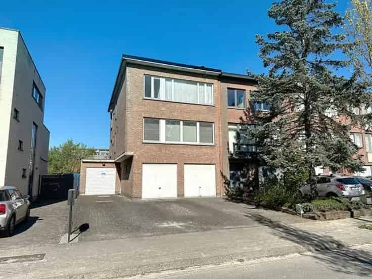 Appartement Te Koop Aartselaar Centrum Garage Staanplaats
