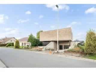 Villa te koop Lommel 4 slaapkamers grote kelder