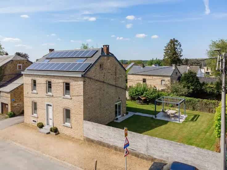 Gerenoveerde woning te Maillen 4 slaapkamers tuin zonnepanelen