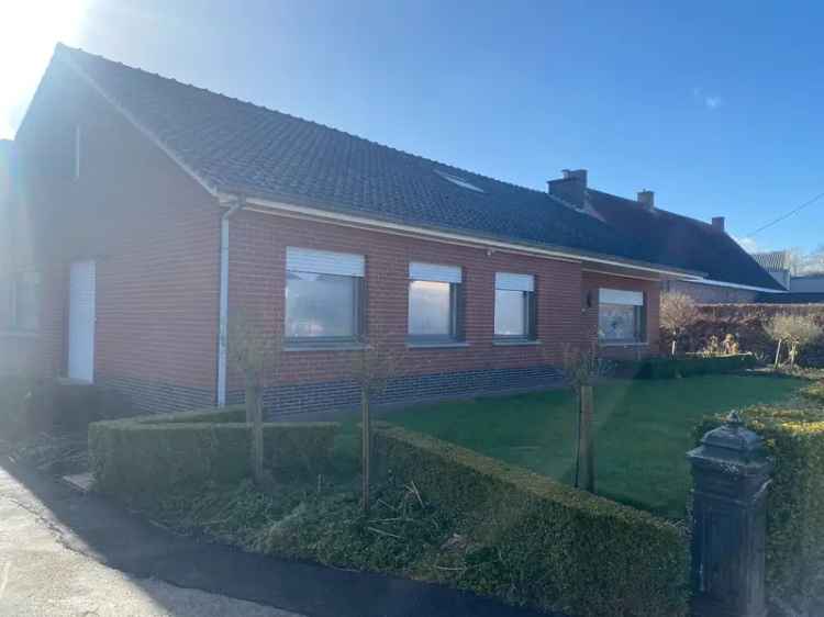 Huis te koop ruime woning Oeselgem met tuin en garage