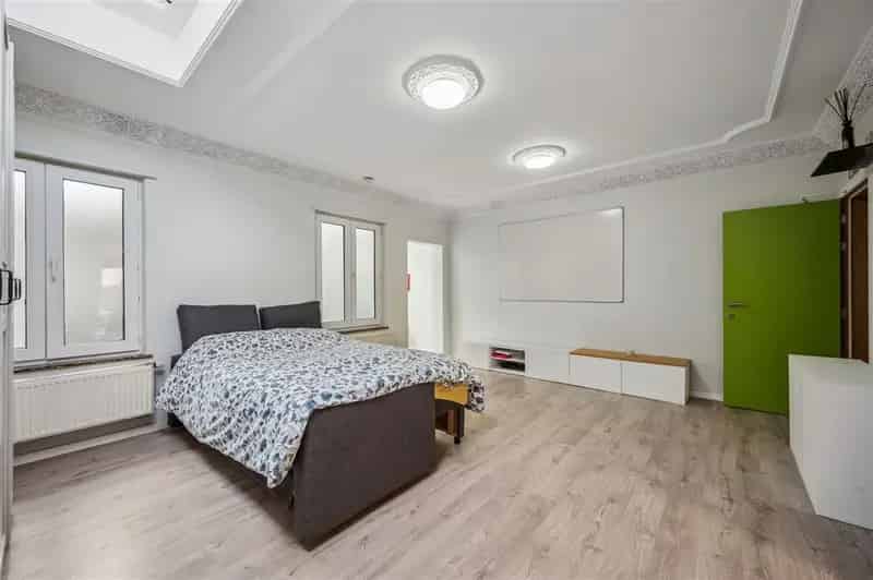Opbrengsteigendom Mechelen: Handelsgelijkvloers en Appartement