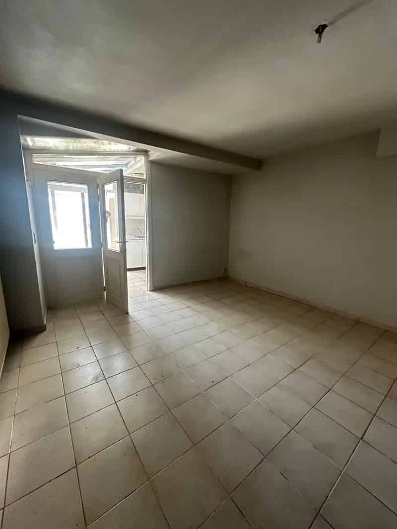 Ruime woning met verbouwingsmogelijkheden