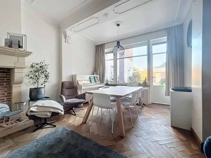 Ruime Stadswoning 5 Slaapkamers Roeselare Centrum