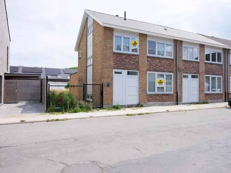 Charmante Halfopen Woning Zwankendamme