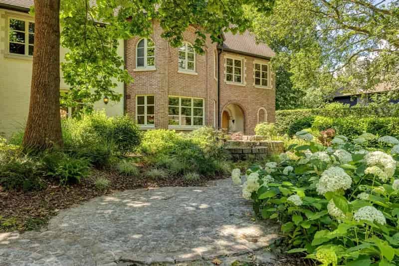 Riante Villa met Prachtige Tuin en Praktijkruimte