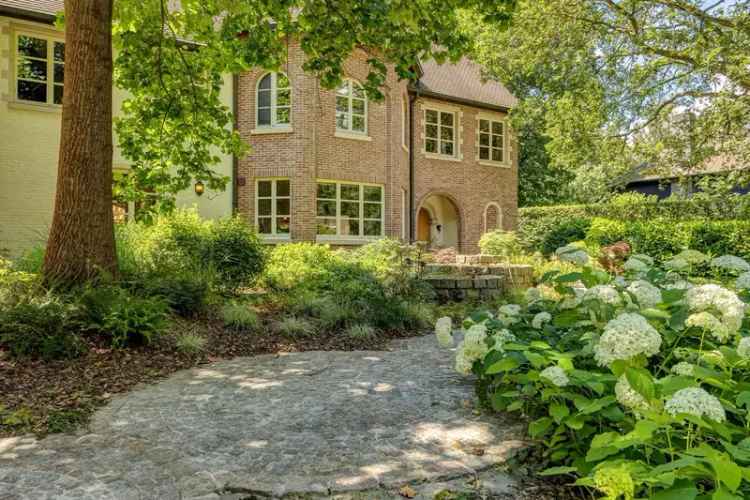 Riante Villa met Prachtige Tuin en Praktijkruimte