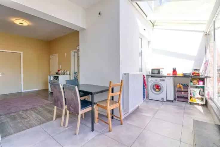 Appartementenblok te Koop 2 Units Gerenoveerd Tuin