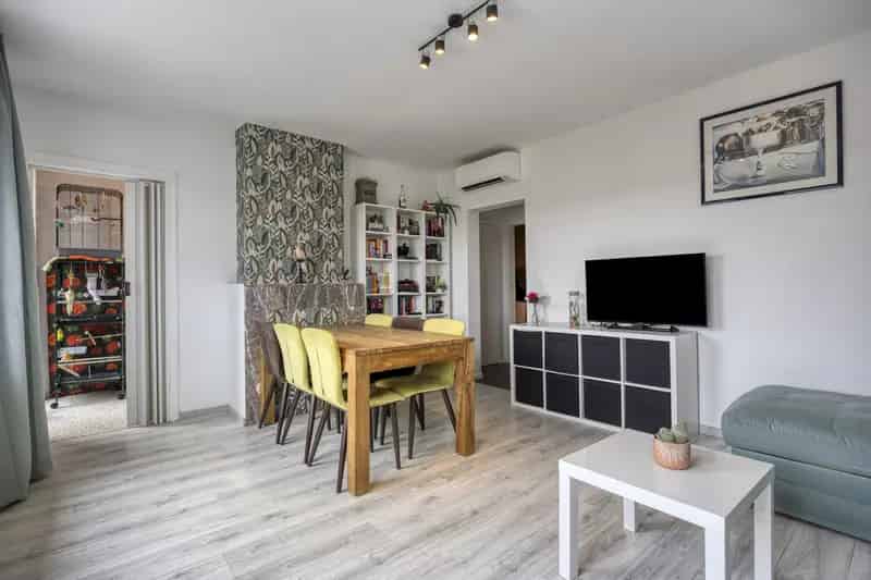 Gerenoveerd Appartement Nabij Station Mechelen