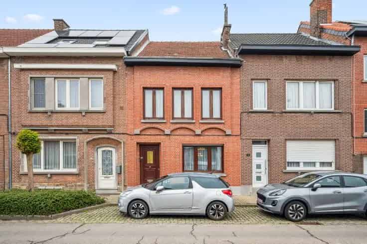 Huis Te Koop 3 Slaapkamers Grote Tuin Te Renoveren