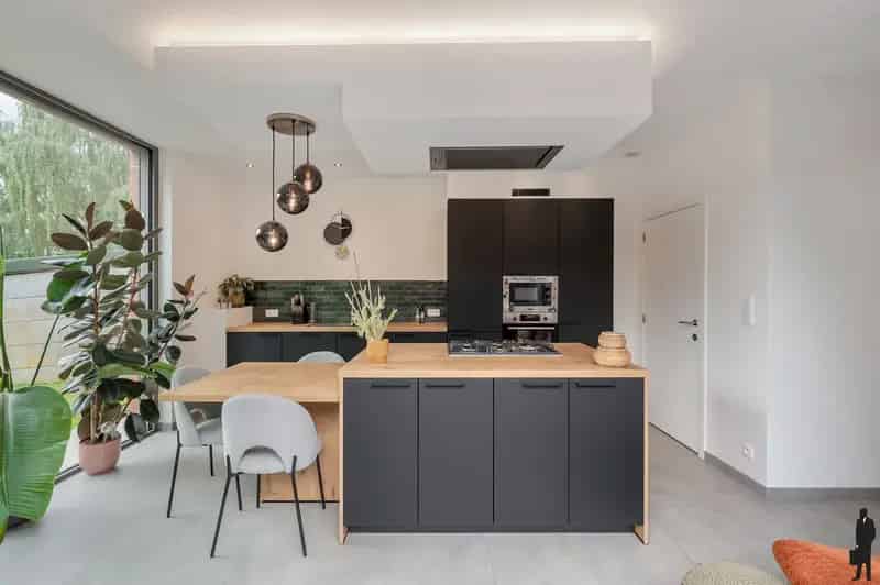 Gerenoveerde Huis te Kalmthout met Tuin en Zonnepanelen