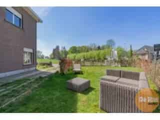 Huis te Koop Erembodegem: Gezinswoning met Tuin en Garage
