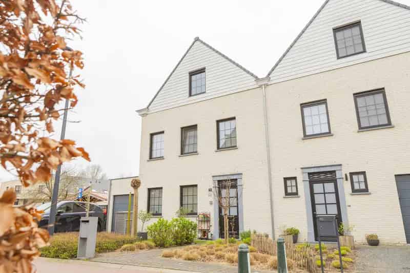 Huis te koop Kontich: 2 badkamers 3 slaapkamers Lage Energiekosten