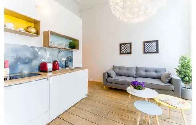 Huur 1 slaapkamer appartement van 646 m² in Brussels