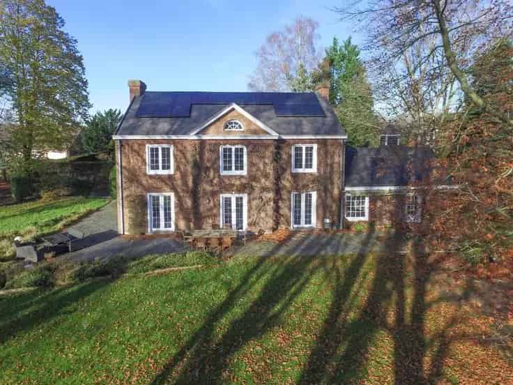 Villa te koop Saint Symphorien 36ha bos 5 slaapkamers