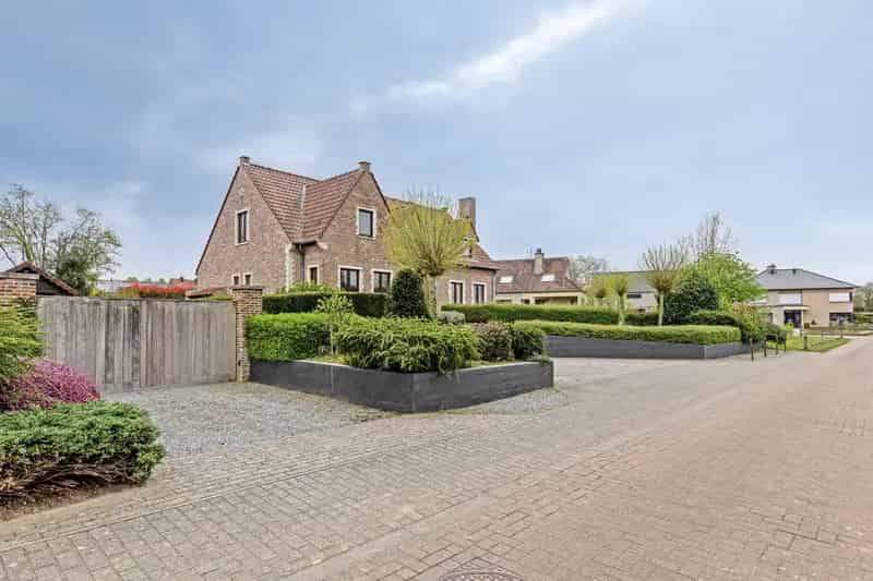 Huis te koop: Landelijke villa met 4 slaapkamers en garage