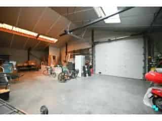 Vrijstaande woning met atelier te Lendelede