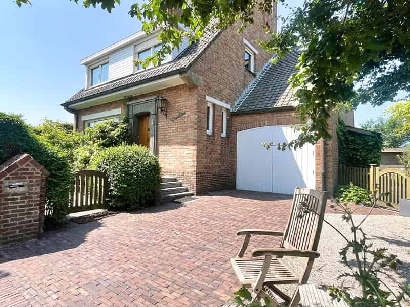 Ruime Villa te koop in Zeebrugge met 4 slaapkamers en tuin