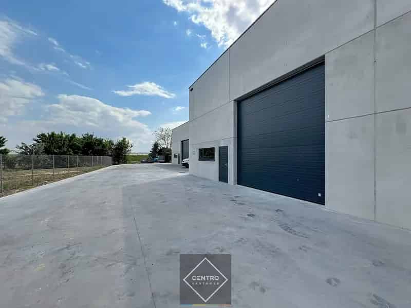 Magazijn te huur 216m² Sleidinge