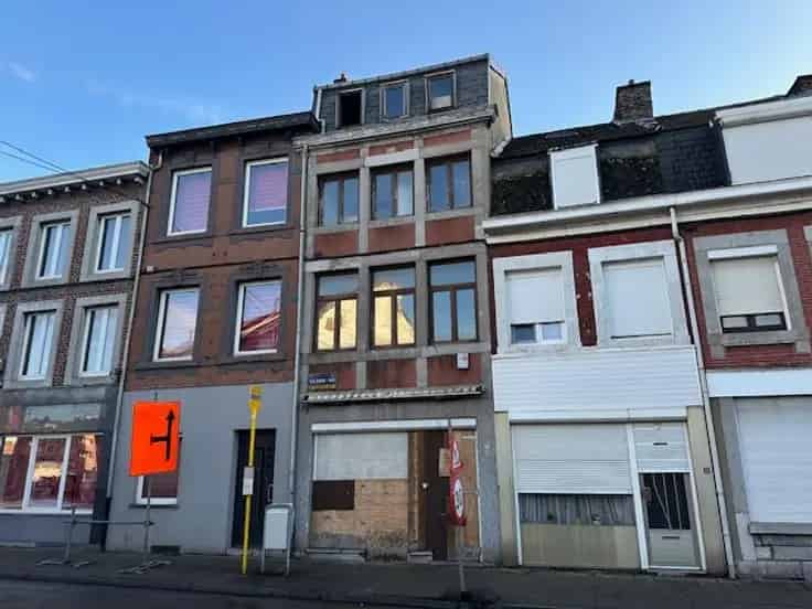Huis Te Koop: Renovatieproject 4 Slaapkamers Nabij Winkels
