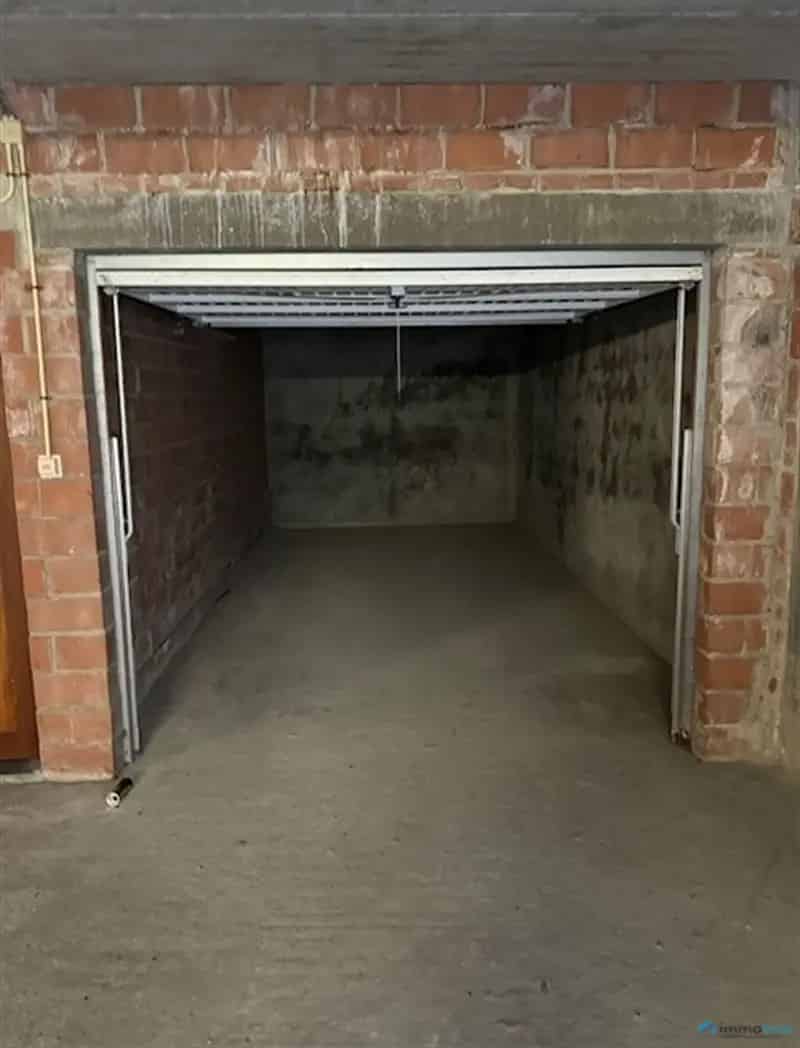 Garagebox te koop in afgesloten complex