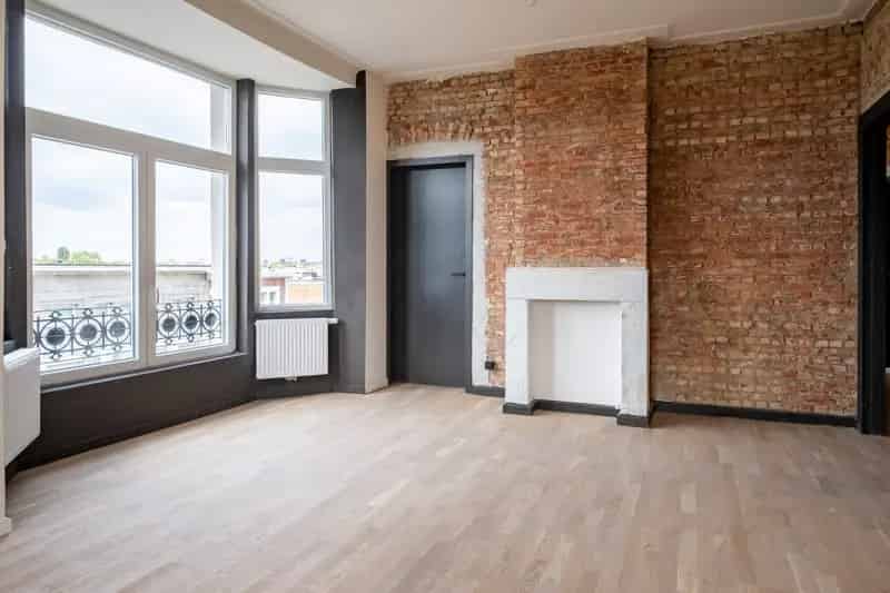 Lichtrijk Hoekappartement te Koop Nabij Middelheimpark
