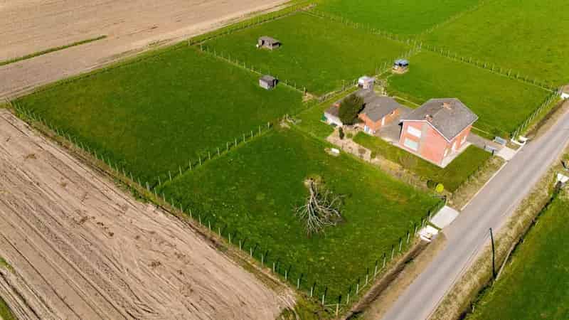 Landelijke woning met loods en weiland 6720m2