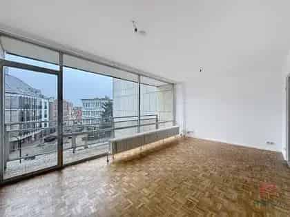 Studio te LAEKEN  45m² gerenoveerd