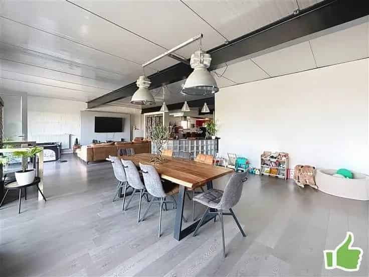 Huis Te Koop Mouscron: Loftwoning met Commerciële Ruimte en Opslag
