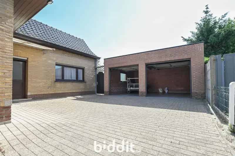 Centraal Gelegen Woning Knesselare 768m2 Veel Potentieel