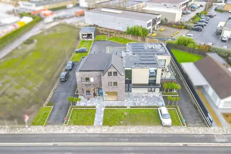 Handelspand te koop Koekelare - Modern gelijkvloers met 34 parkeerplaatsen