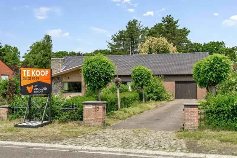 Gelijkvloerse woning 2283m2 residentiële ligging