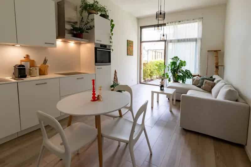 Gelijkvloers appartement met tuin in Minnehof