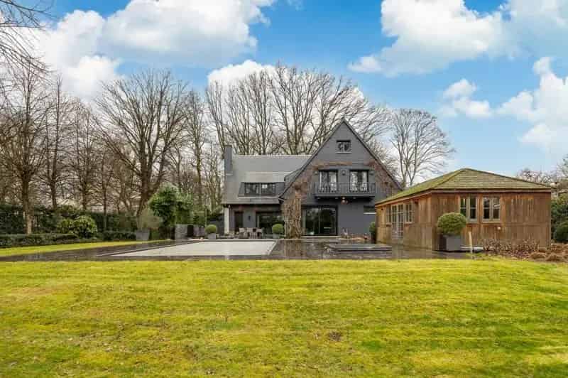 Moderne Villa te Schilde met Zwembad 4 slaapkamers