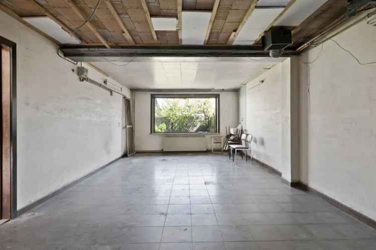 Bel-"tage woning te renoveren met 3 slaapkamers