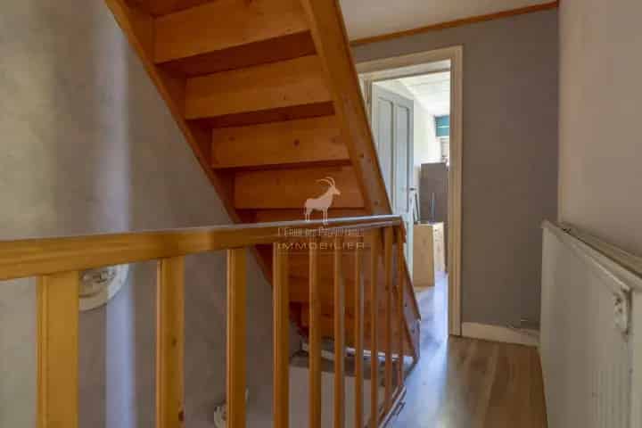 Huis te koop Monceau-Sur-Sambre met tuin