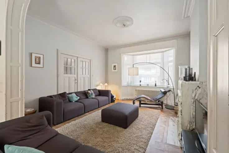 Herenhuis te koop: 6 slaapkamers, 2 badkamers, tuin