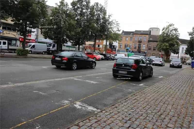 Handelspand te Huur Aalst: 147m² gelijkvloers  76m² en 92m² kantoor