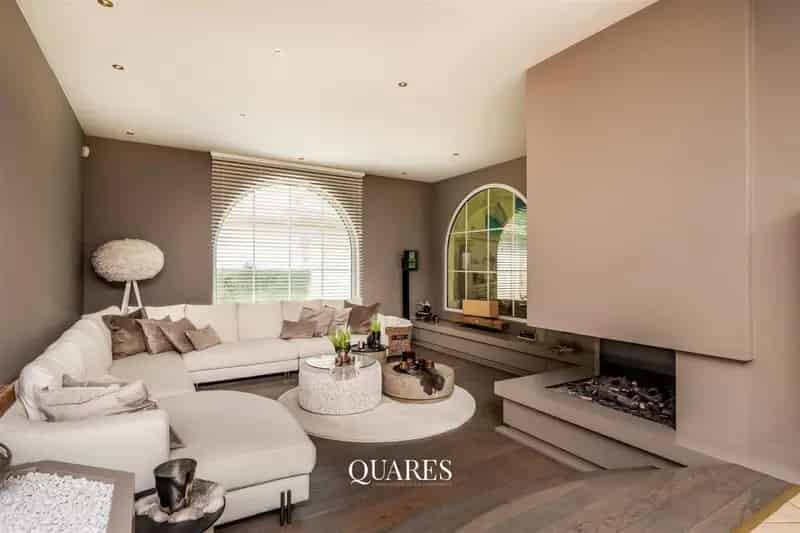 Prachtige Villa 2600m² Perceel