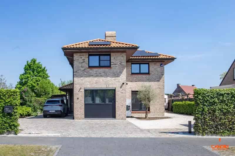 Villa te koop in Lovendegem: 5 slaapkamers, luxe en duurzaam