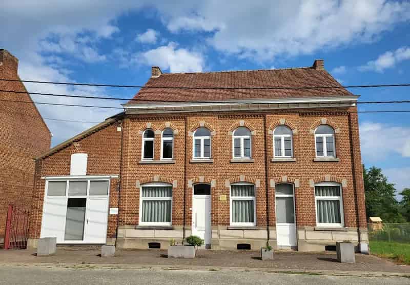 Huis te huur: Burgerwoning hoeve 1246m2 stallingen bouwgrond