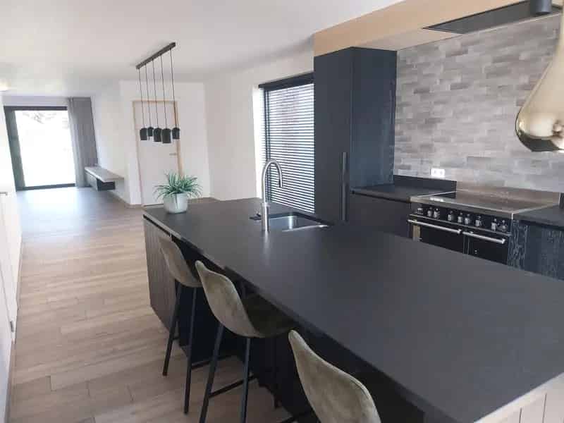 Moderne Gezinswoning 208m2 met 20 Zonnepanelen
